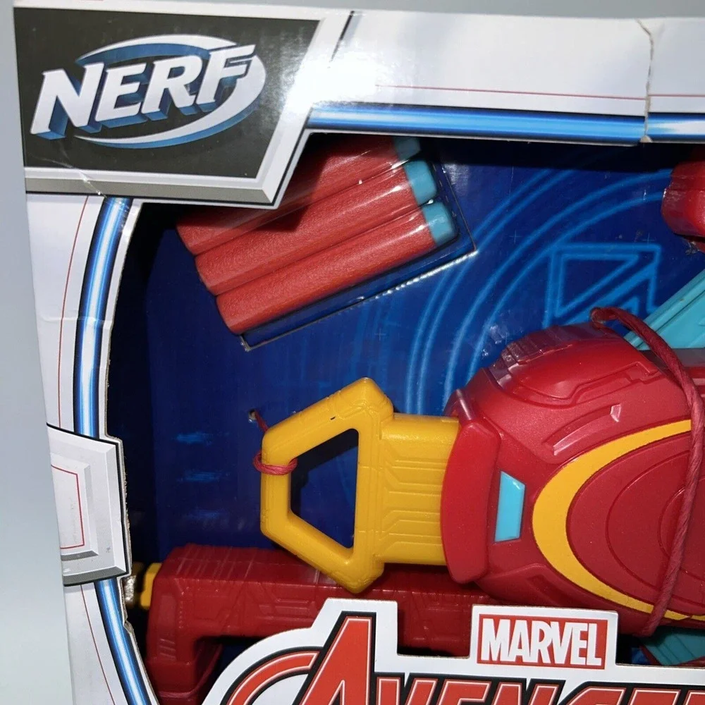 NERF Marvel Avengers Mech Strike Role Play Iron Man Strikeshot Gauntlet on Wrist